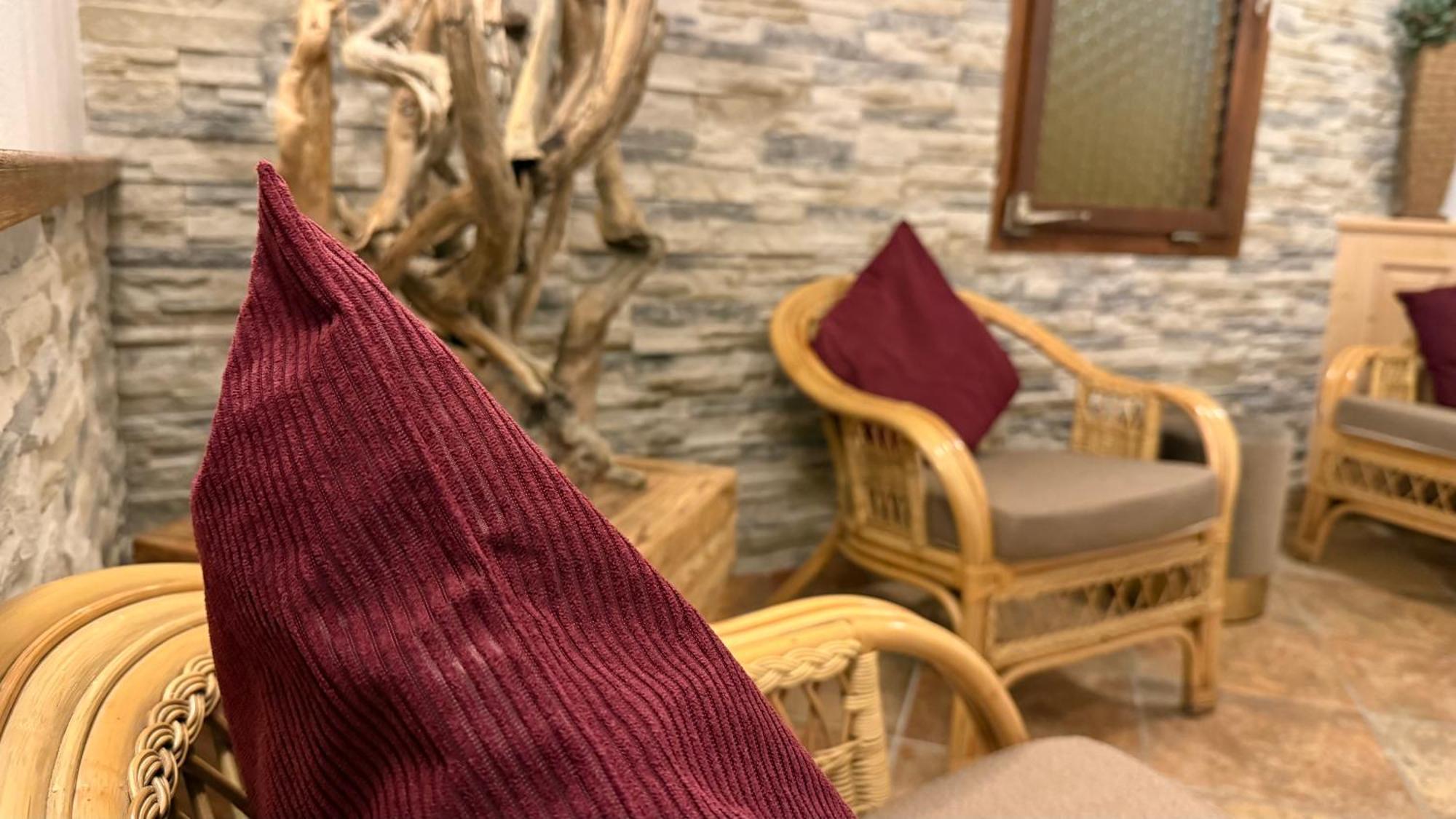 שטוהלפלדן Hotel Dorfgasthof Schloesslstube מראה חיצוני תמונה