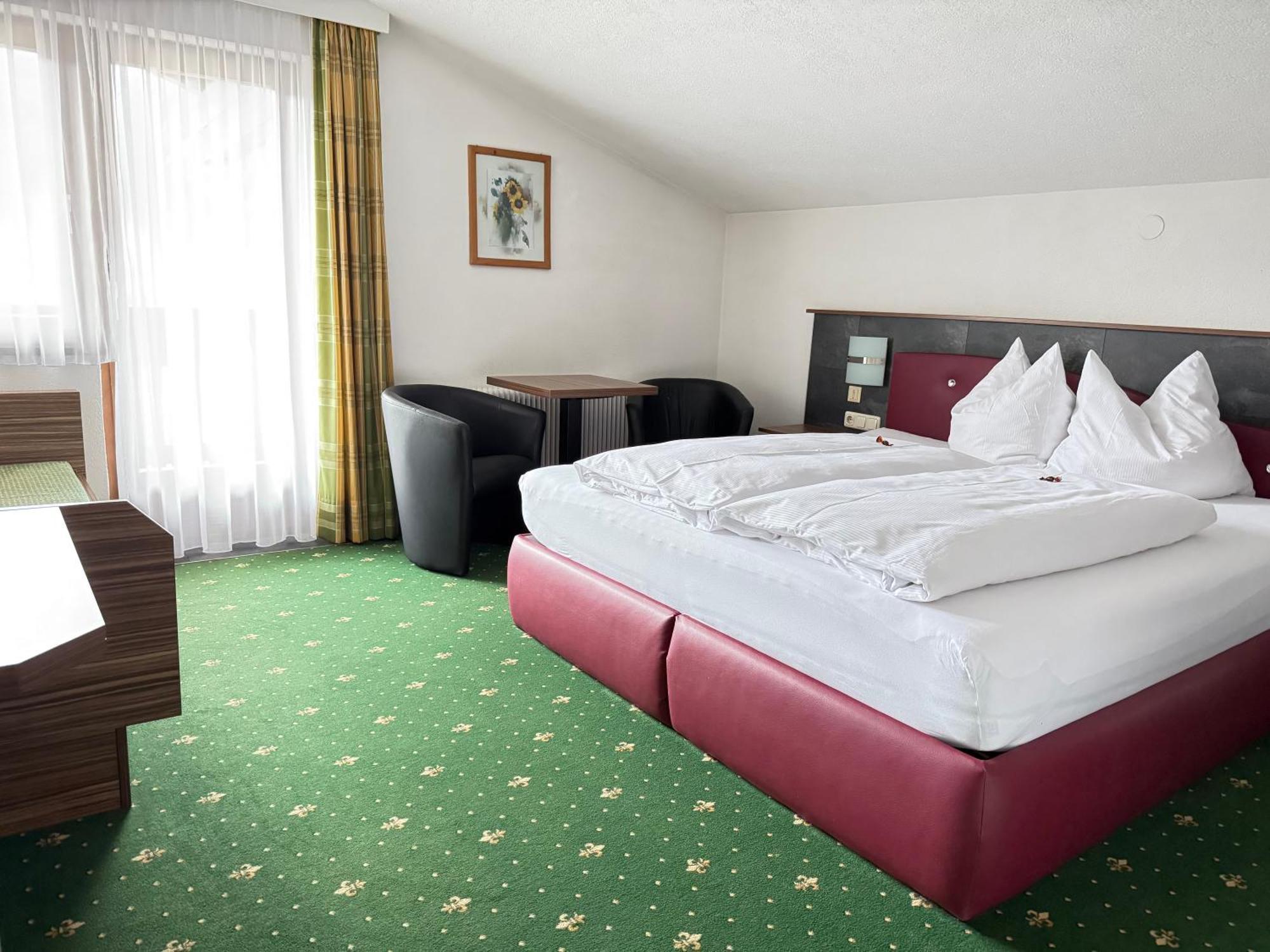 שטוהלפלדן Hotel Dorfgasthof Schloesslstube מראה חיצוני תמונה